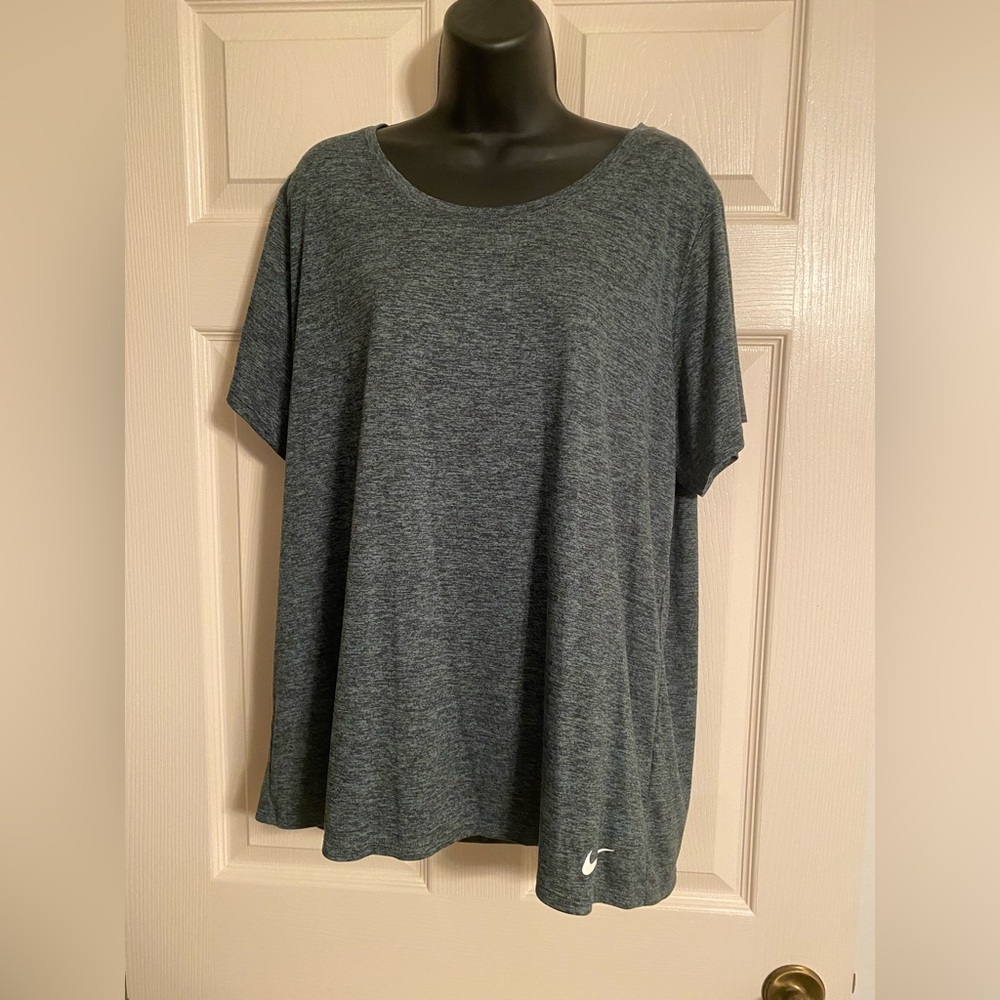Nike Gray Short Sleeve Tee
